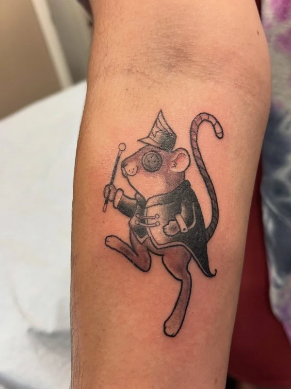Traditional mouse, tattooed by Cara